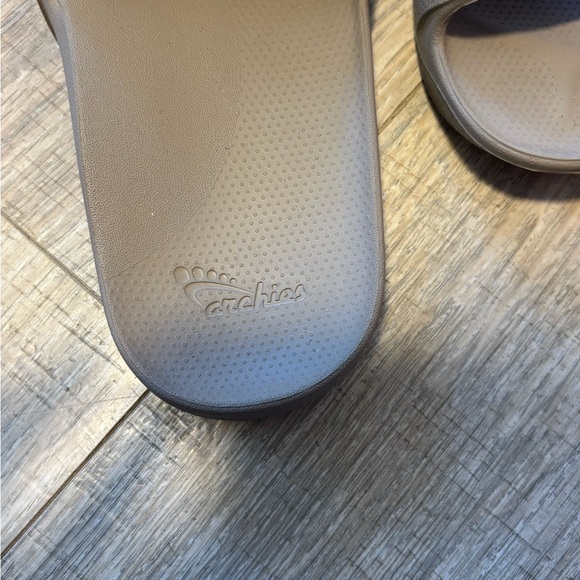 Archie’s arch support Neutral Taupe Slide Sandals UNISEX men’s 6 women’s 7 - Picture 2 of 4